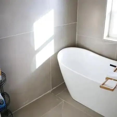 Serene Modern Home Backdoor With Great Wifi, Games, Movies, Patio Seating And Bbq Easy Access To North Joshua Tree National Park In 10 Minutes Twentynine Palms Esterno foto
