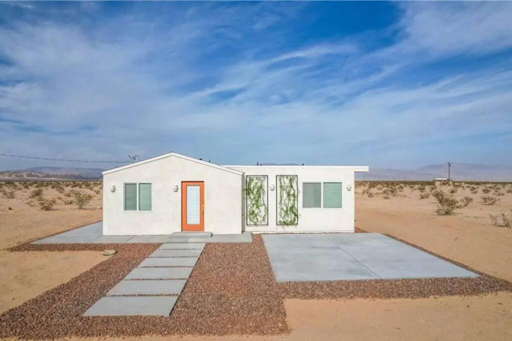 Holiday home Serene Modern Backdoor With Great Wifi, Games, Movies, Patio Seating And Bbq Easy Access To North Joshua Tree National Park In 10 Minutes *