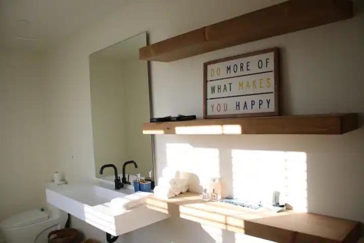 Serene Modern Backdoor With Great Wifi, Games, Movies, Patio Seating And Bbq Easy Access To North Joshua Tree National Park In 10 Minutes Holiday home Twentynine Palms