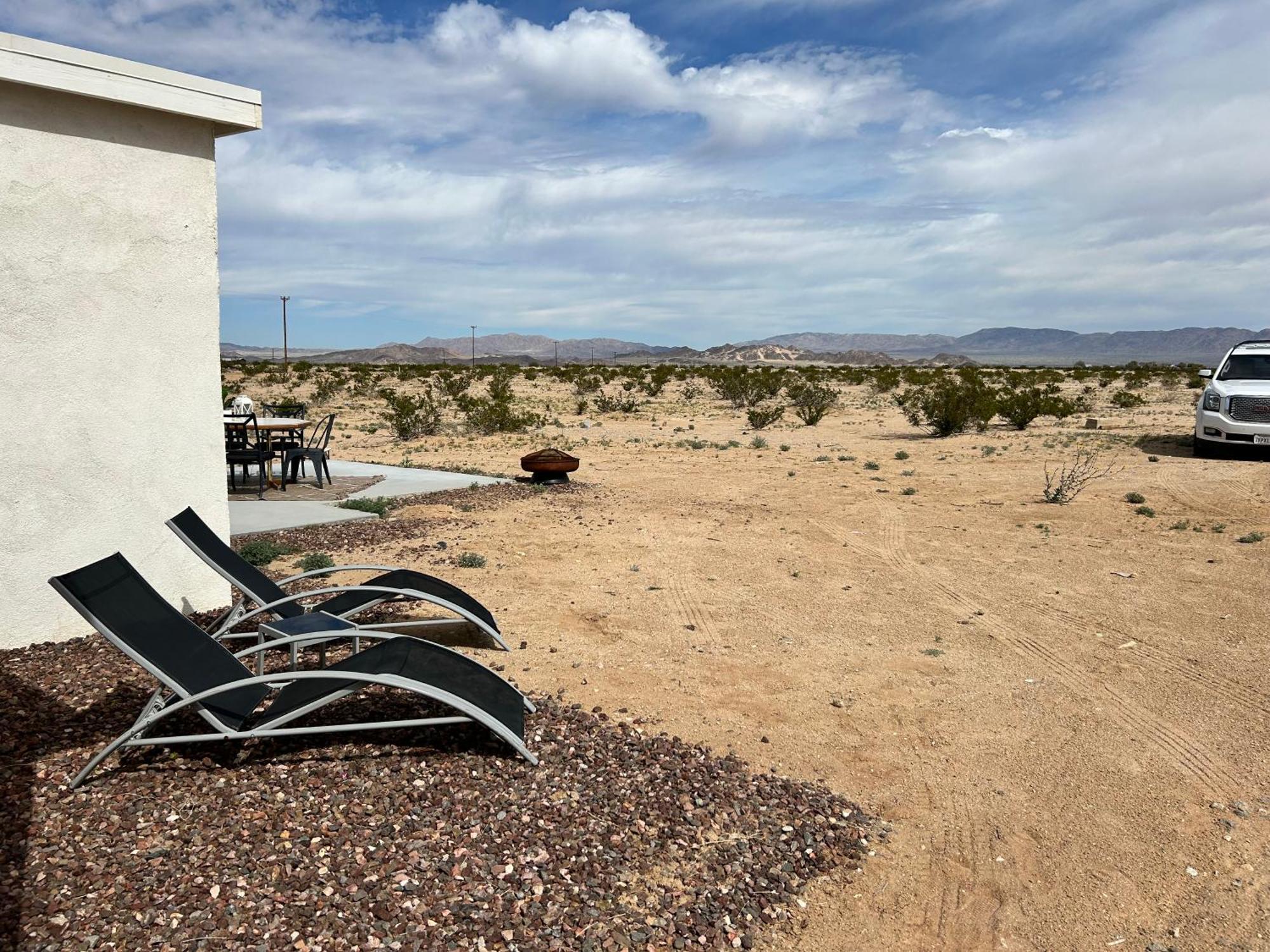 Holiday home Serene Modern Backdoor With Great Wifi, Games, Movies, Patio Seating And Bbq Easy Access To North Joshua Tree National Park In 10 Minutes